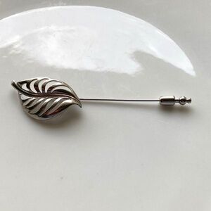 Vintage Silver Tone Leaf Stick Pin Brooch